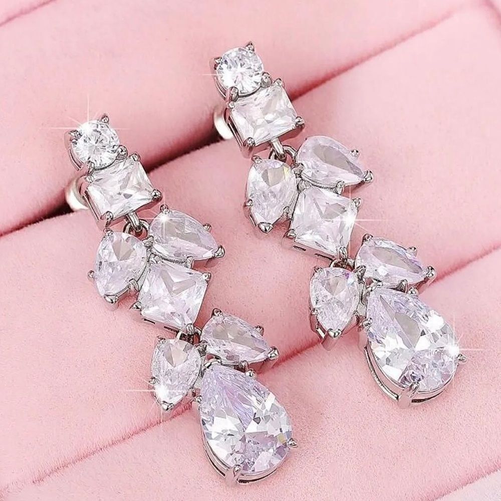 💙 Beautiful crystal leaf design drop dangle sparkling earrings 💙